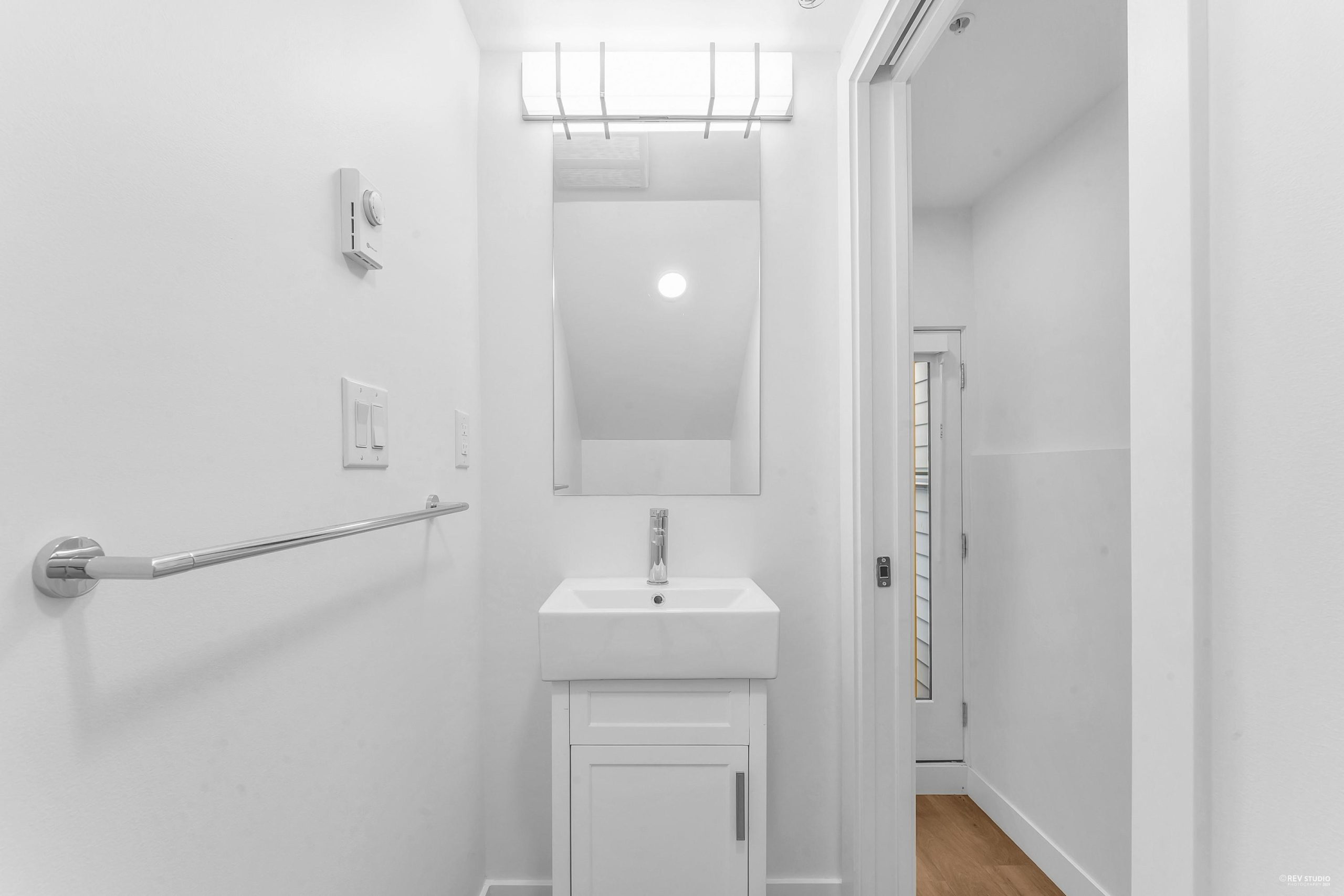 122 1306 LAVAL SQUARE 13