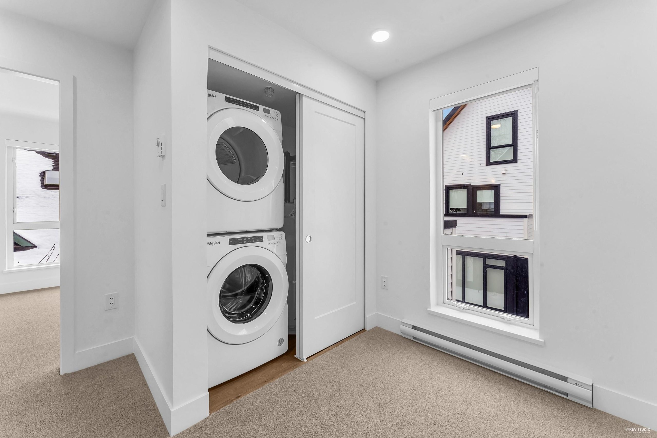 122 1306 LAVAL SQUARE 14