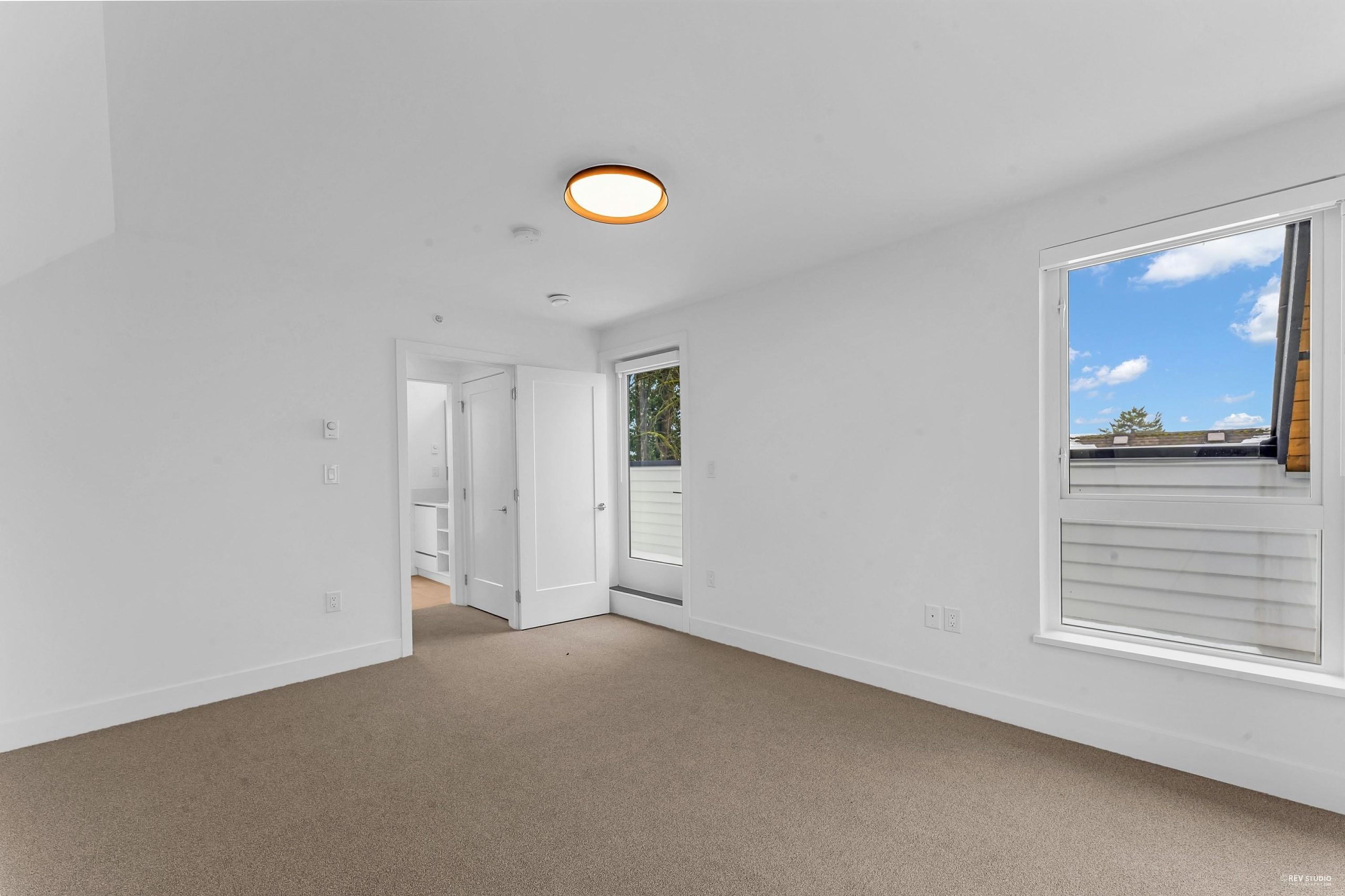 122 1306 LAVAL SQUARE 20