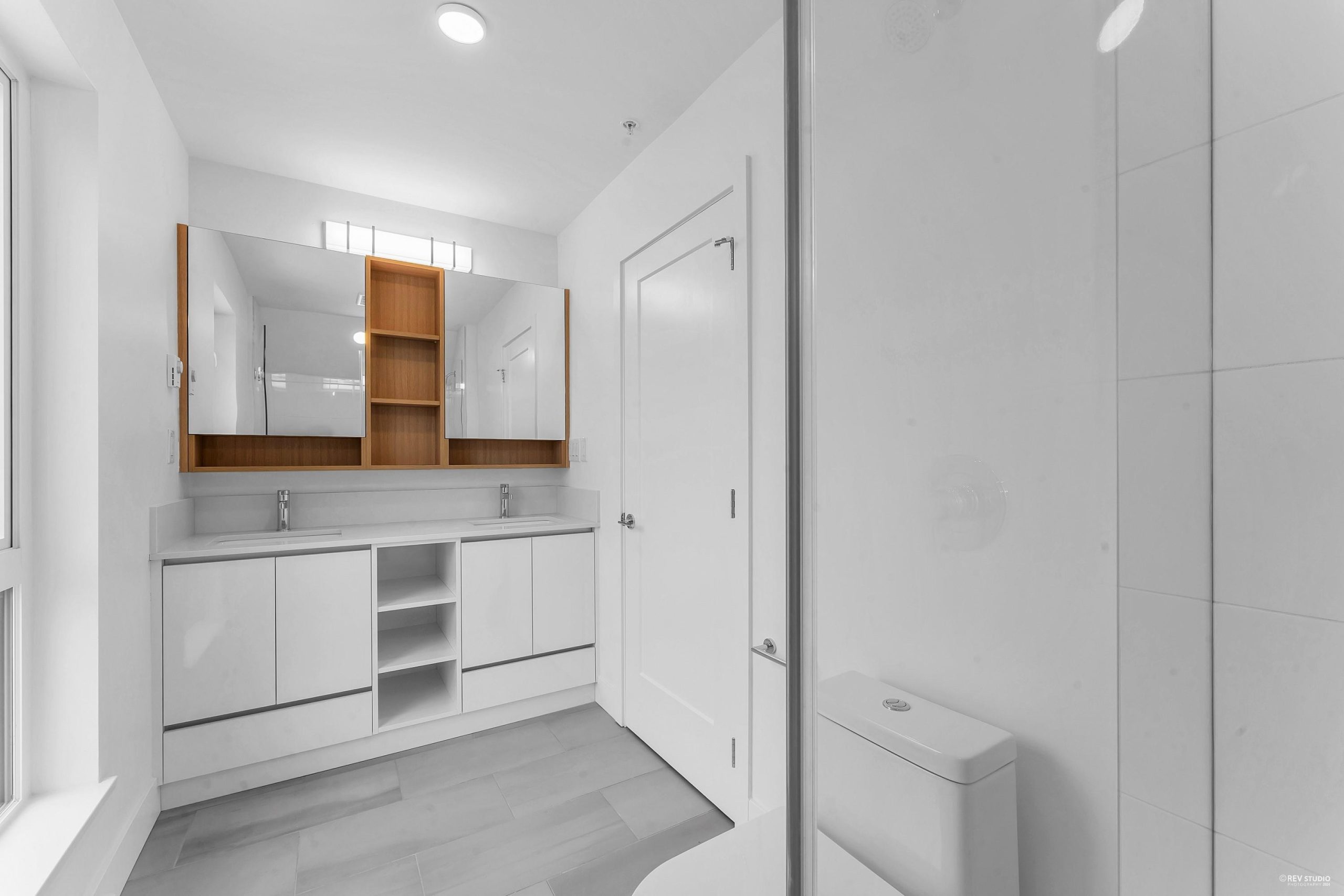 122 1306 LAVAL SQUARE 21