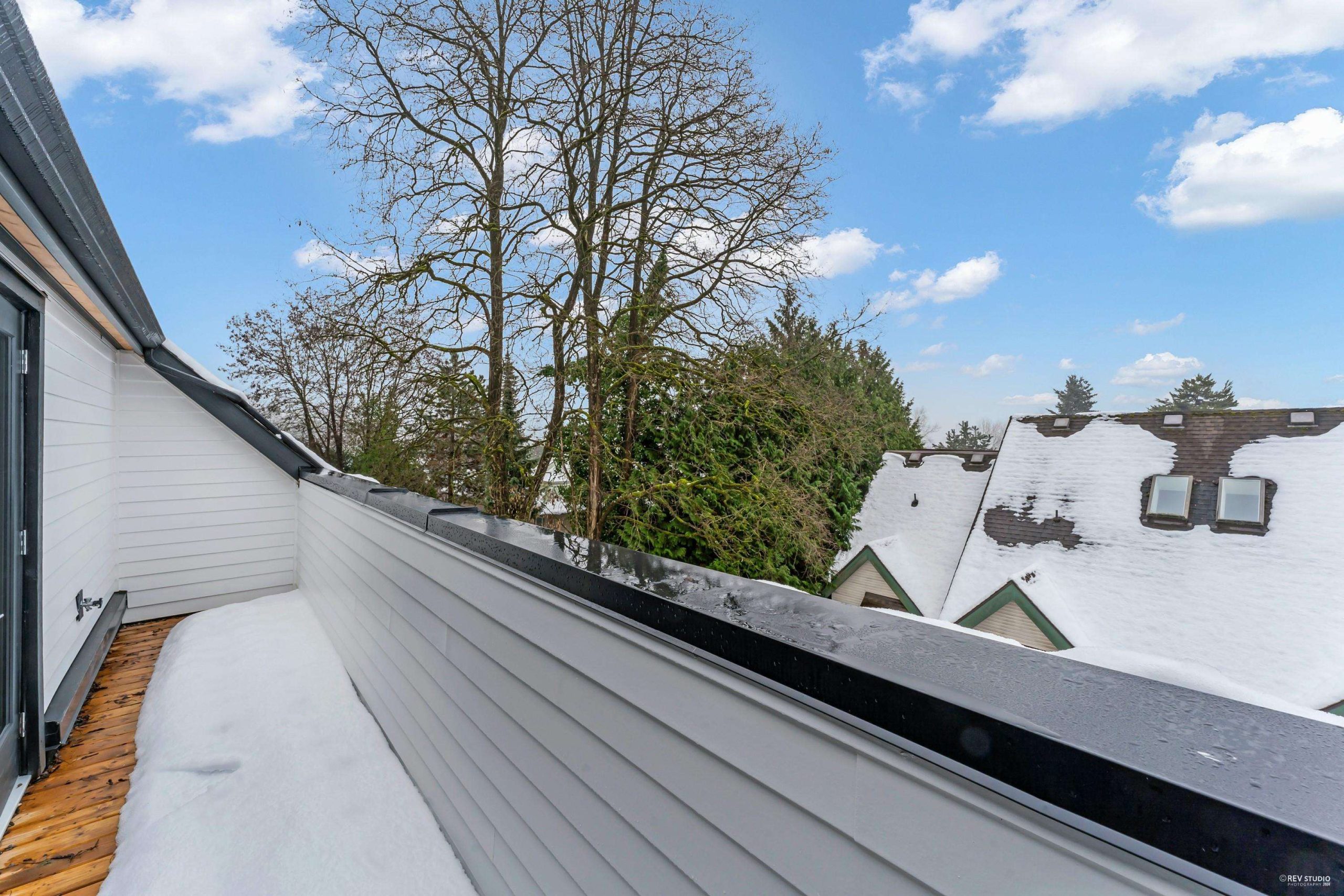 122 1306 LAVAL SQUARE 22