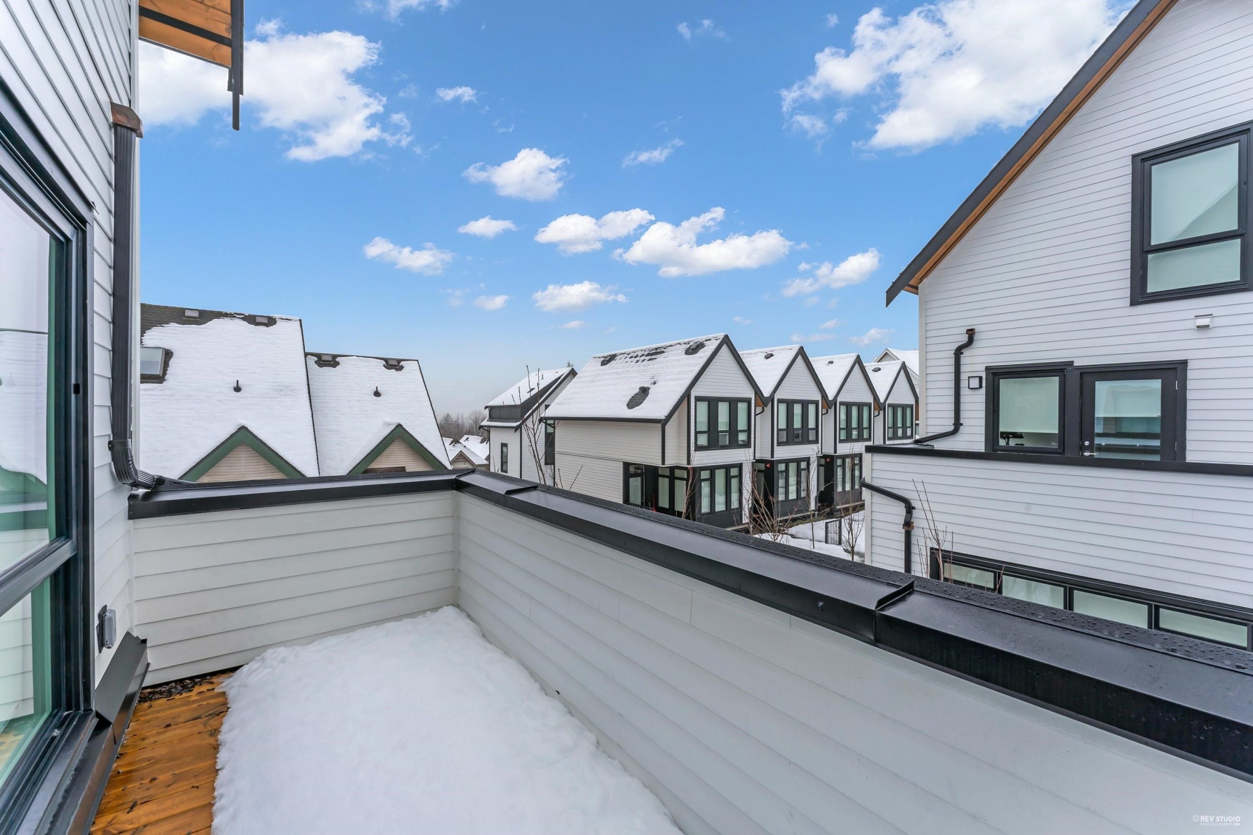 122 1306 LAVAL SQUARE 23