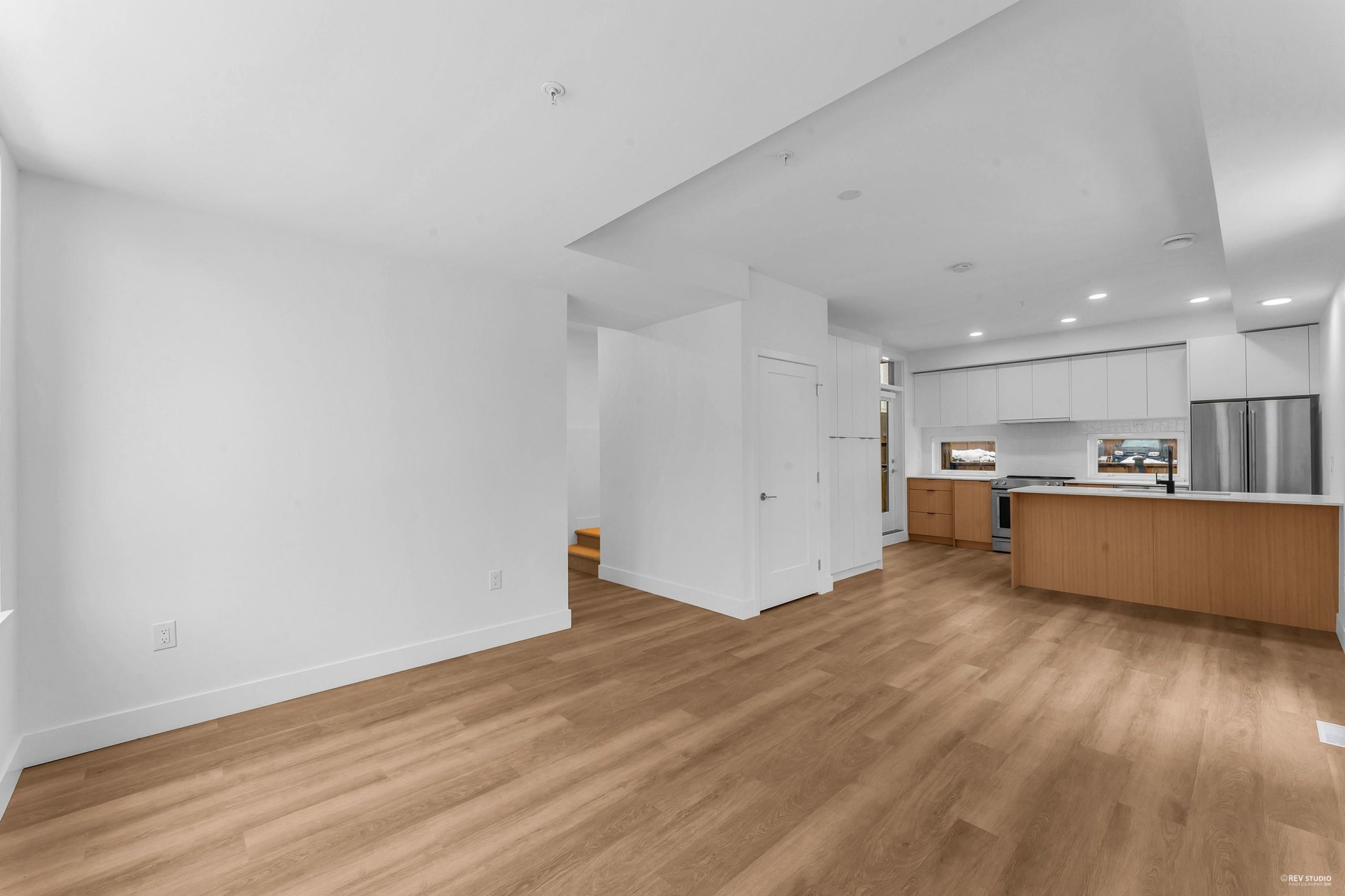 122 1306 LAVAL SQUARE 8