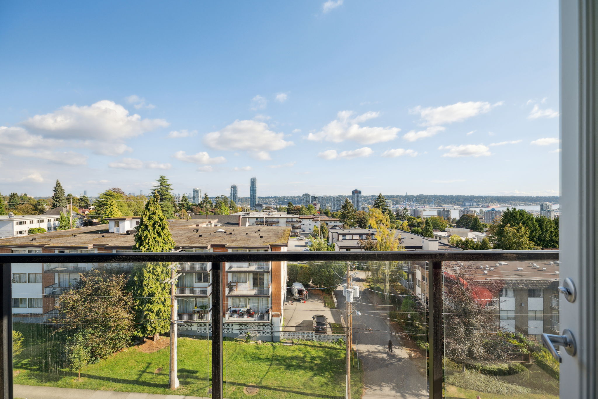 511 809 FOURTH AVENUE, NEW WESTMINSTER 33