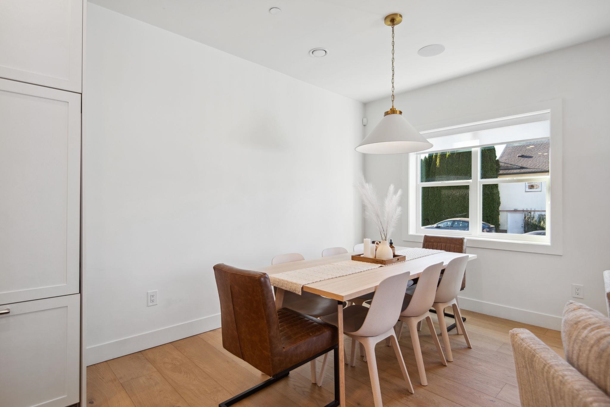 2504 NAPIER STREET 10
