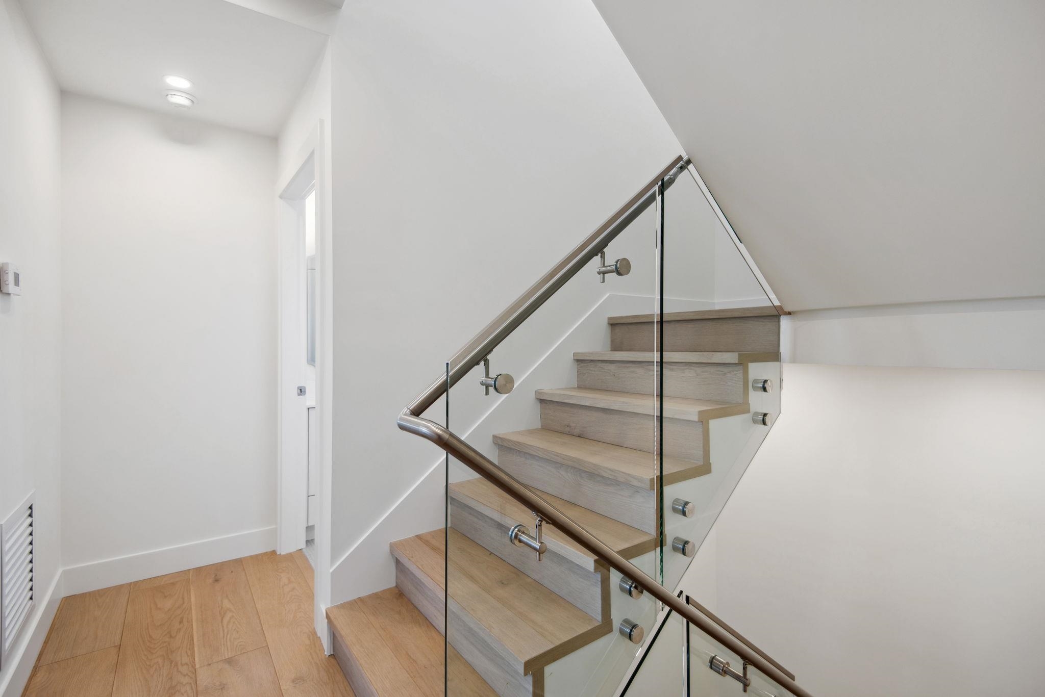 2504 NAPIER STREET 12