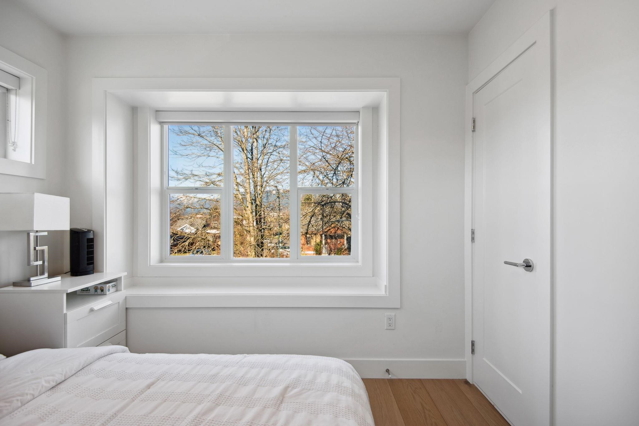 2504 NAPIER STREET 14