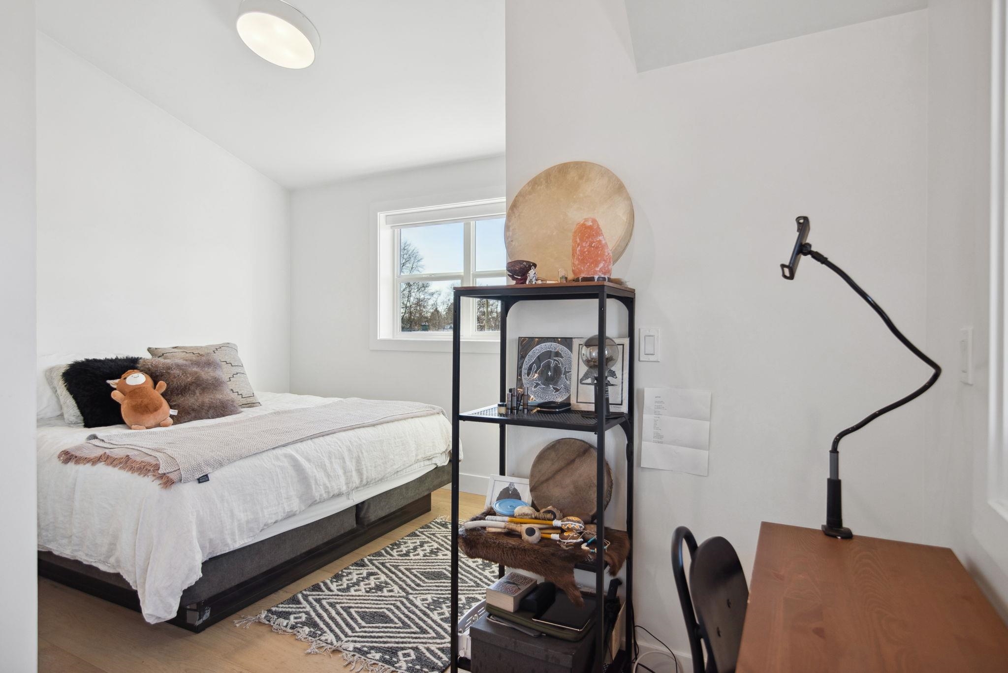 2504 NAPIER STREET 18