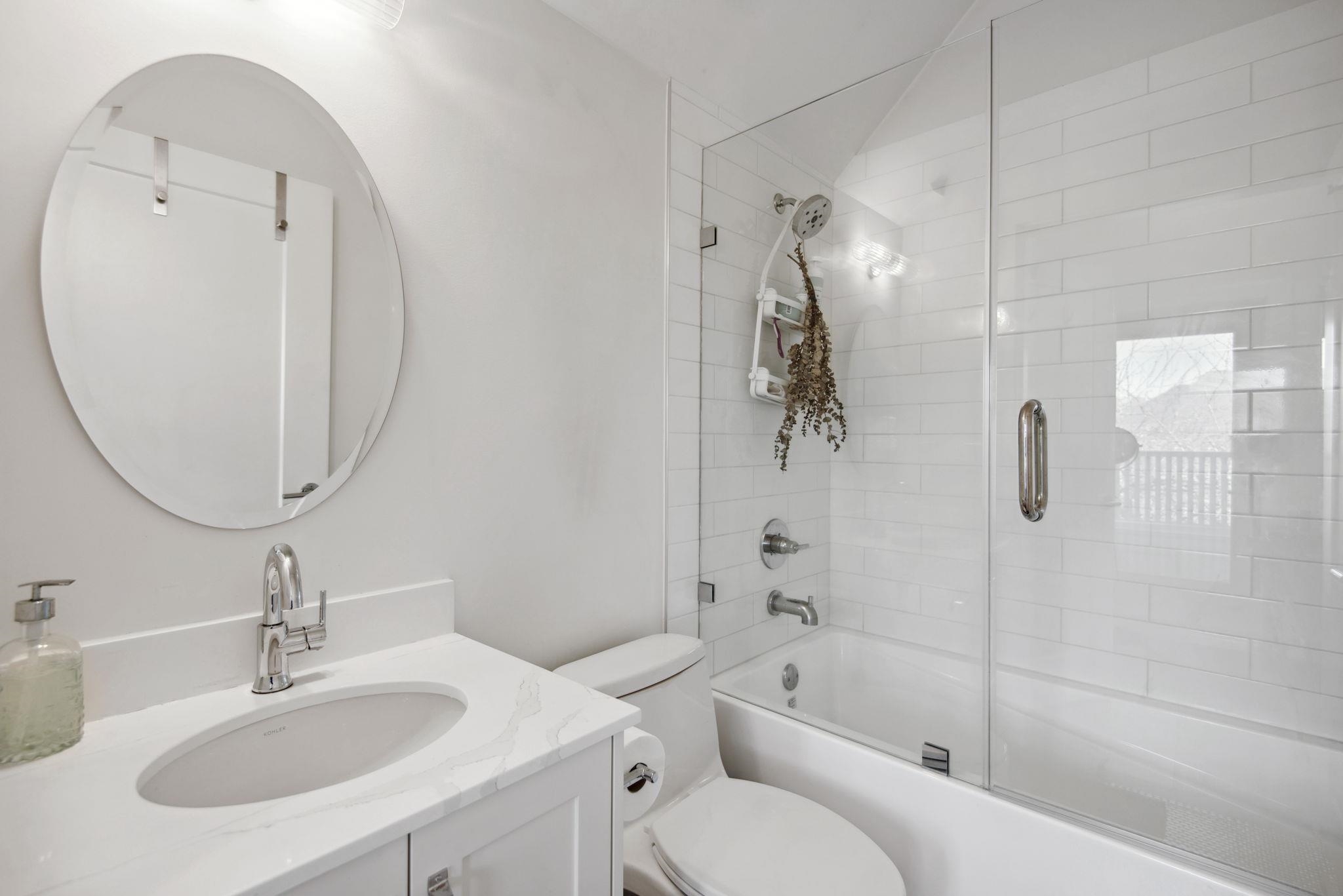 2504 NAPIER STREET 21