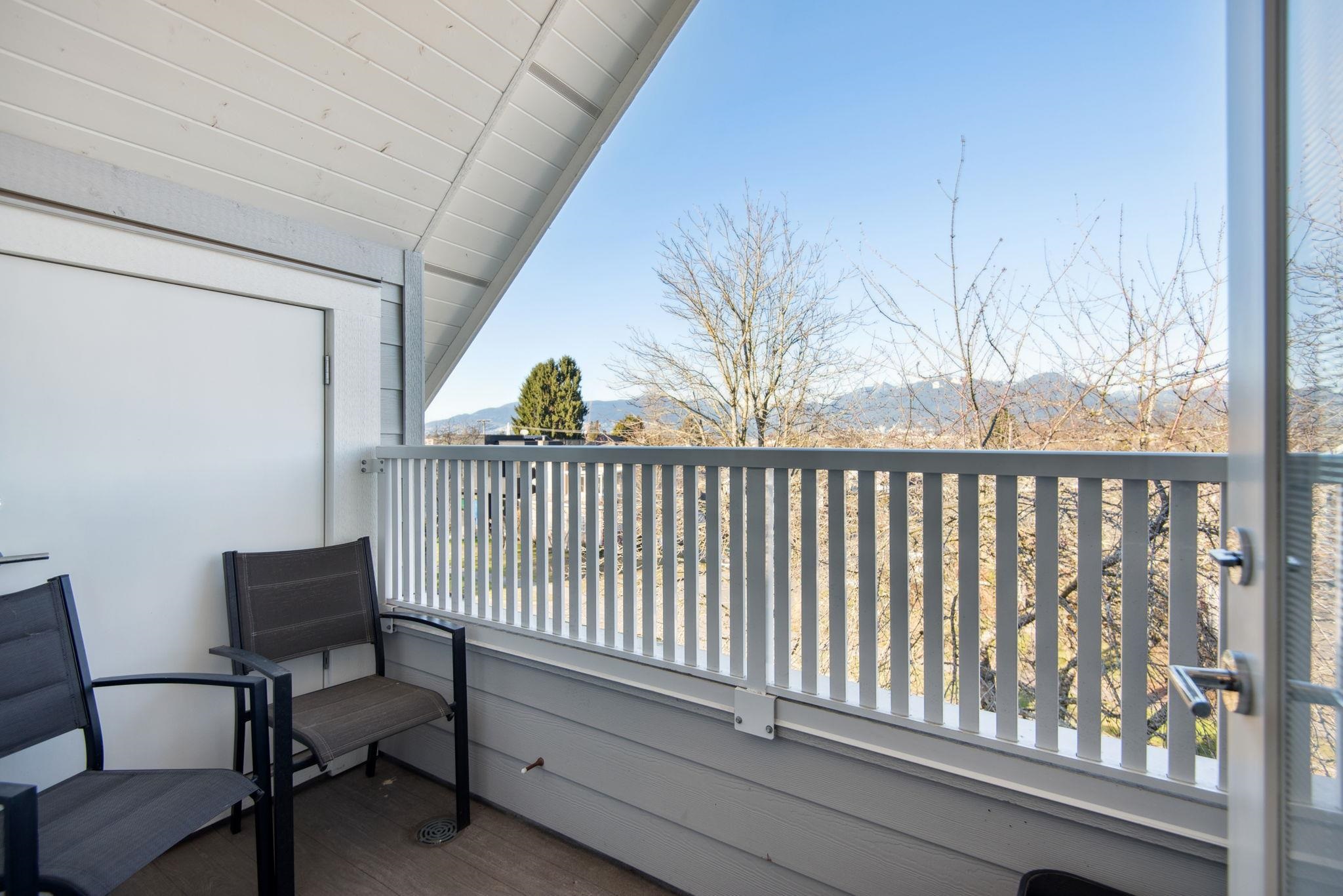 2504 NAPIER STREET 25