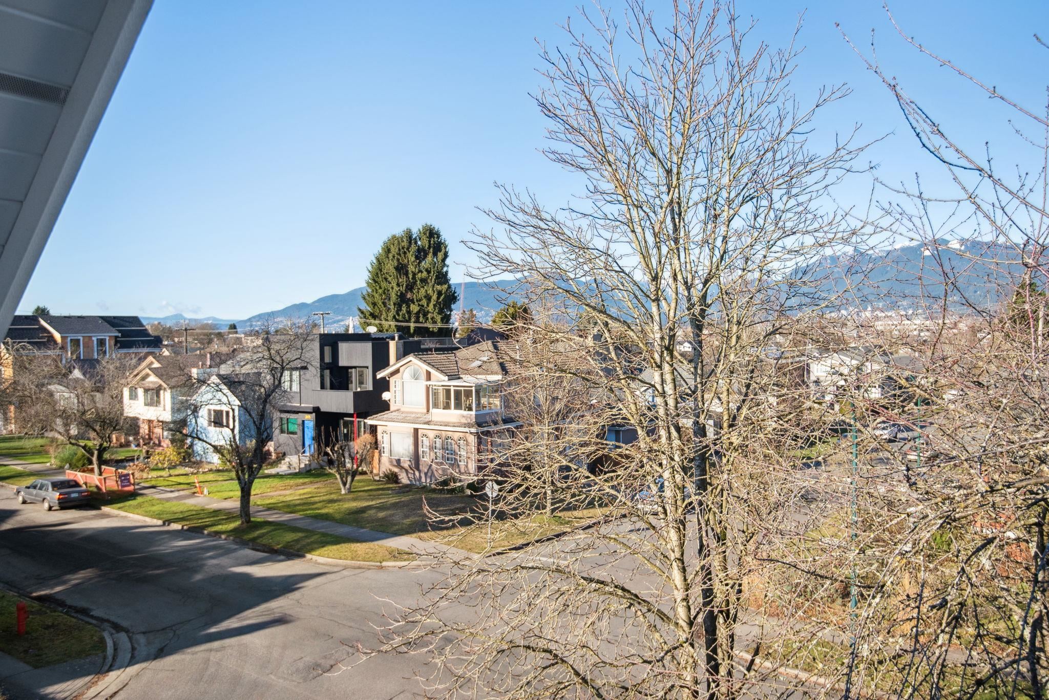 2504 NAPIER STREET 26