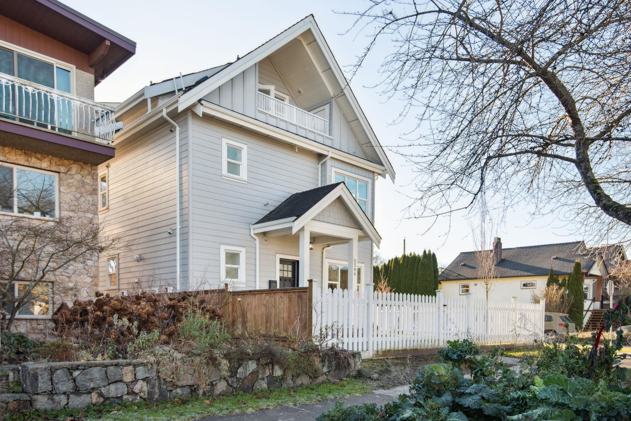 2504 NAPIER STREET 30