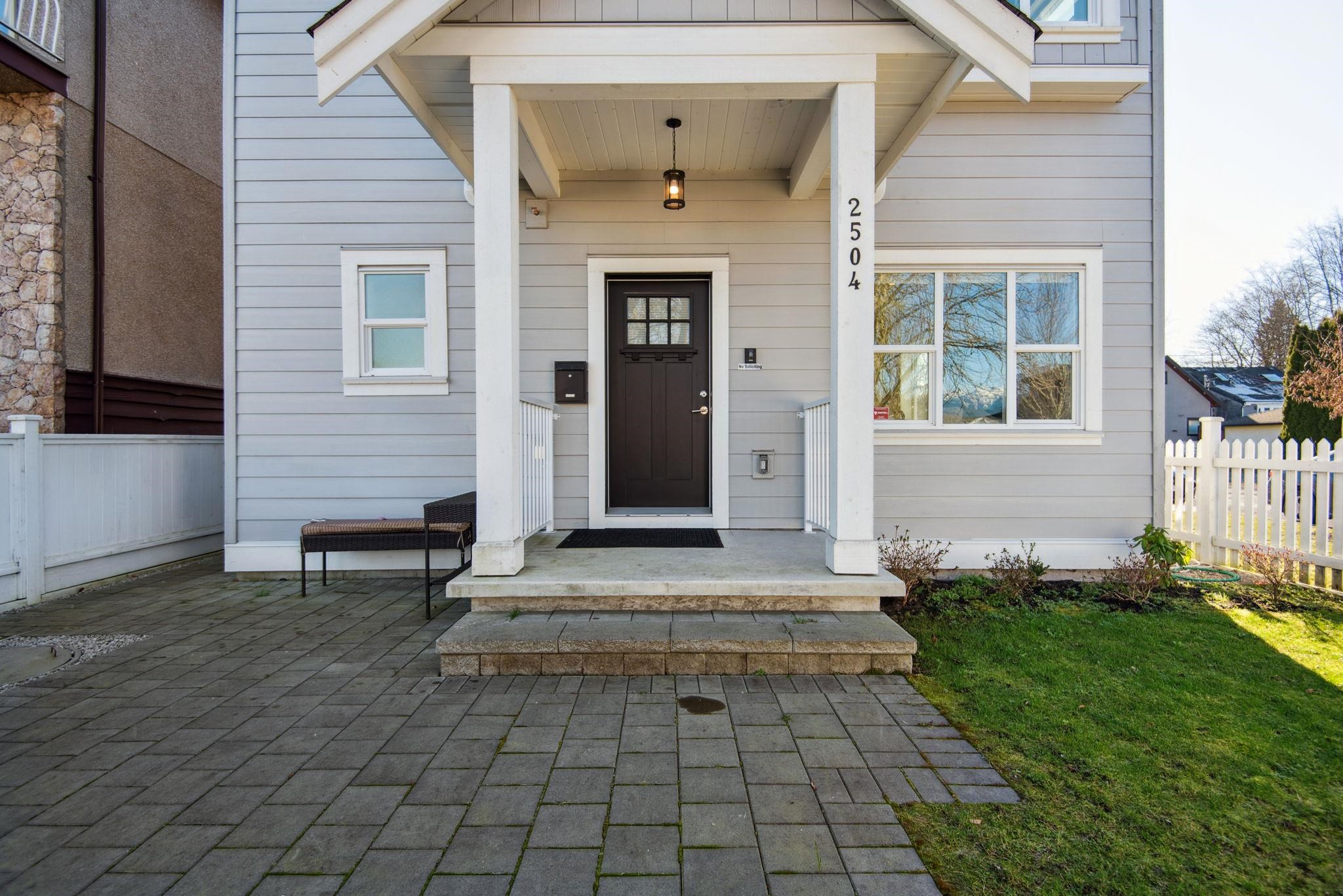 2504 NAPIER STREET 31