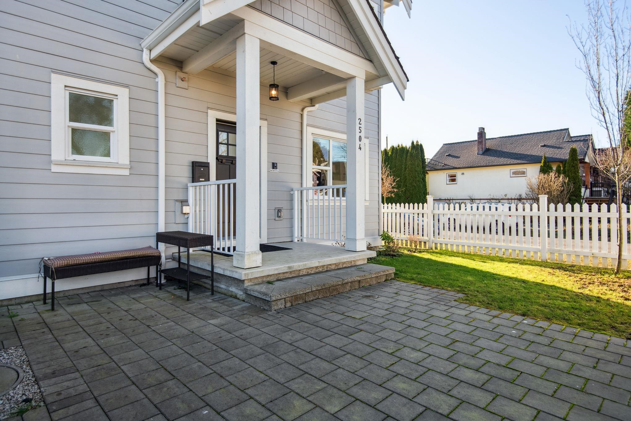 2504 NAPIER STREET 32