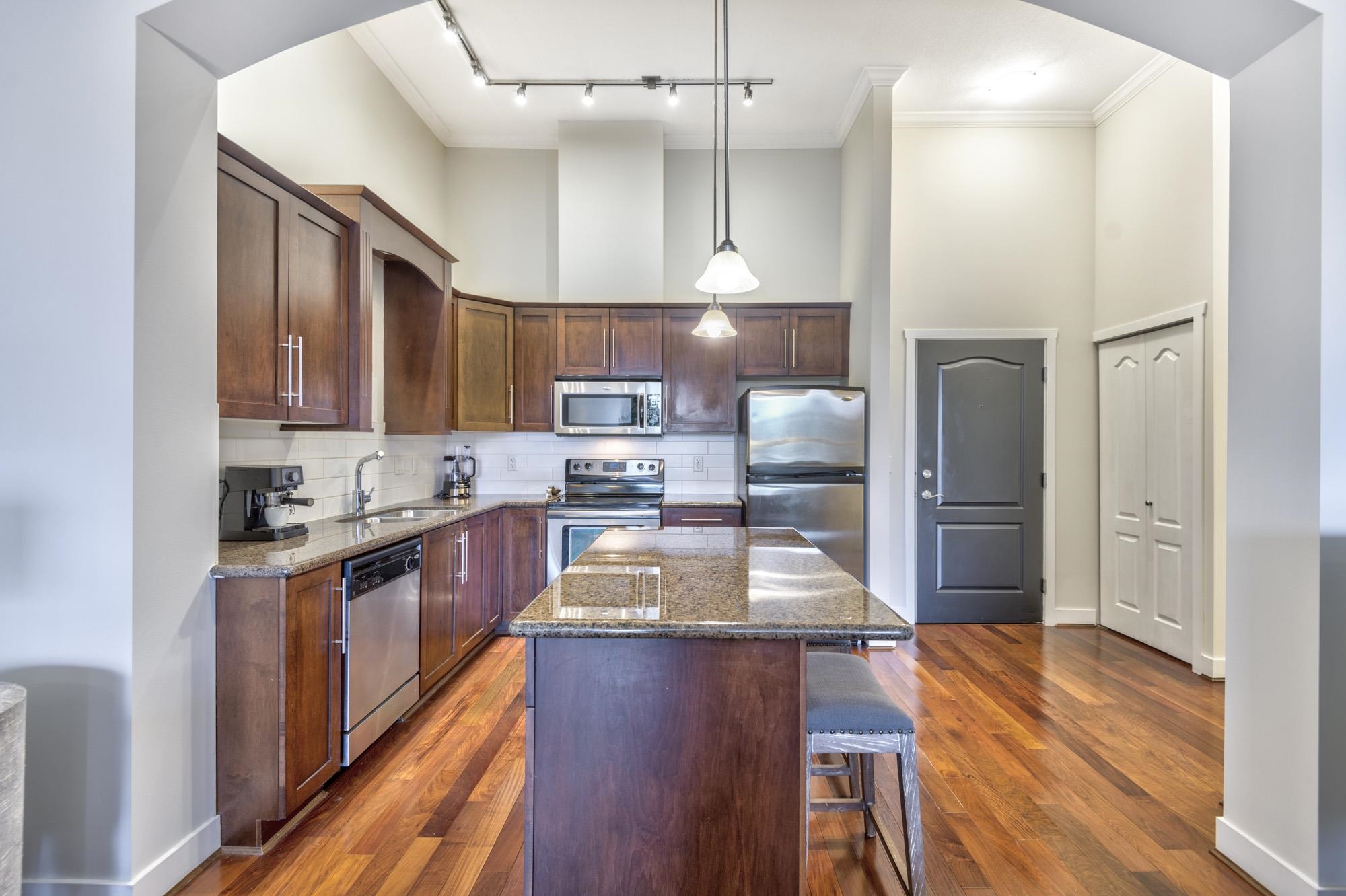 407 2628 MAPLE STREET 8