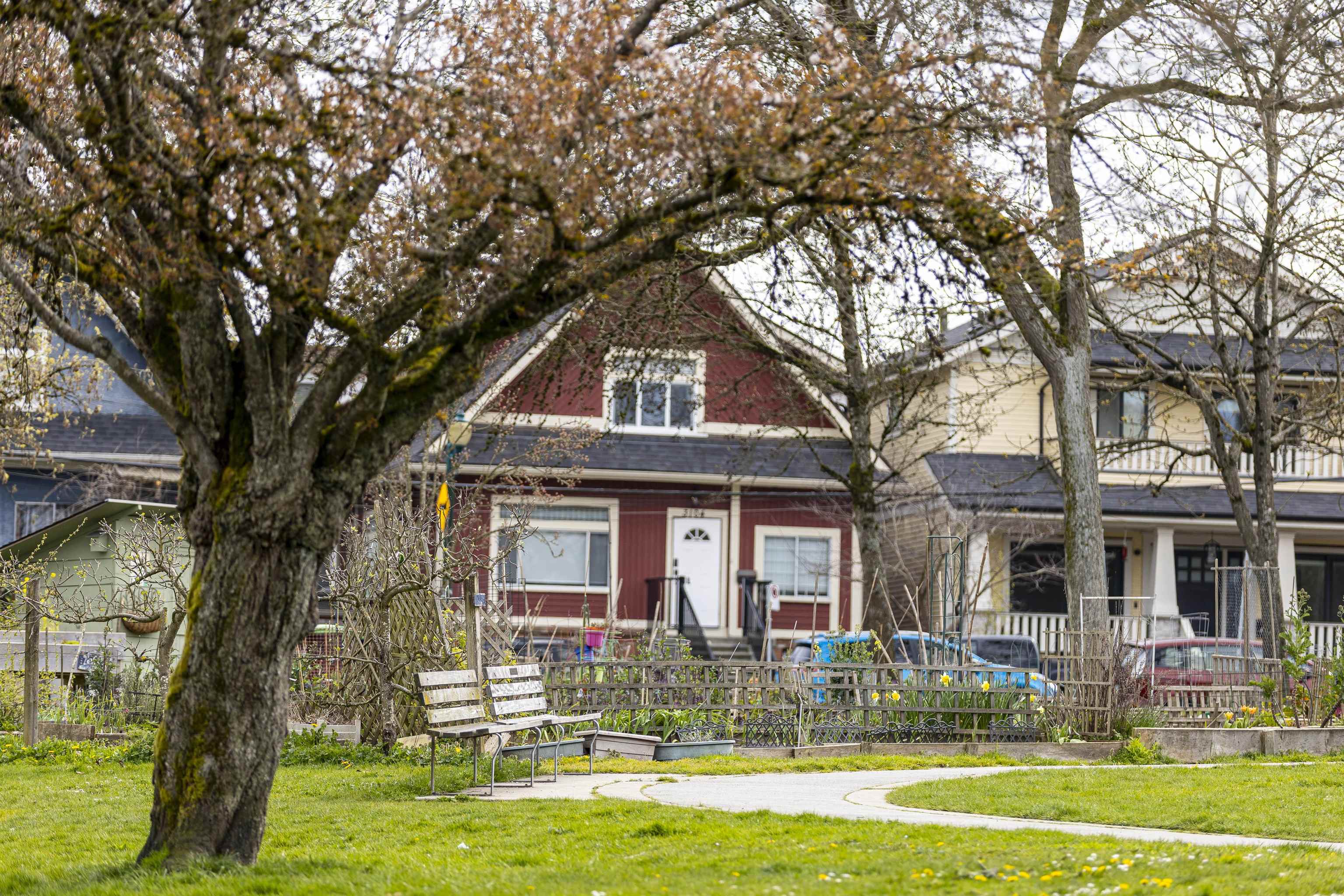 232 W 14TH AVENUE 34